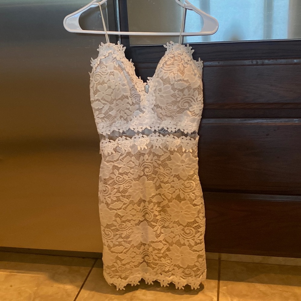 Tan/White Lace Windsor Dress